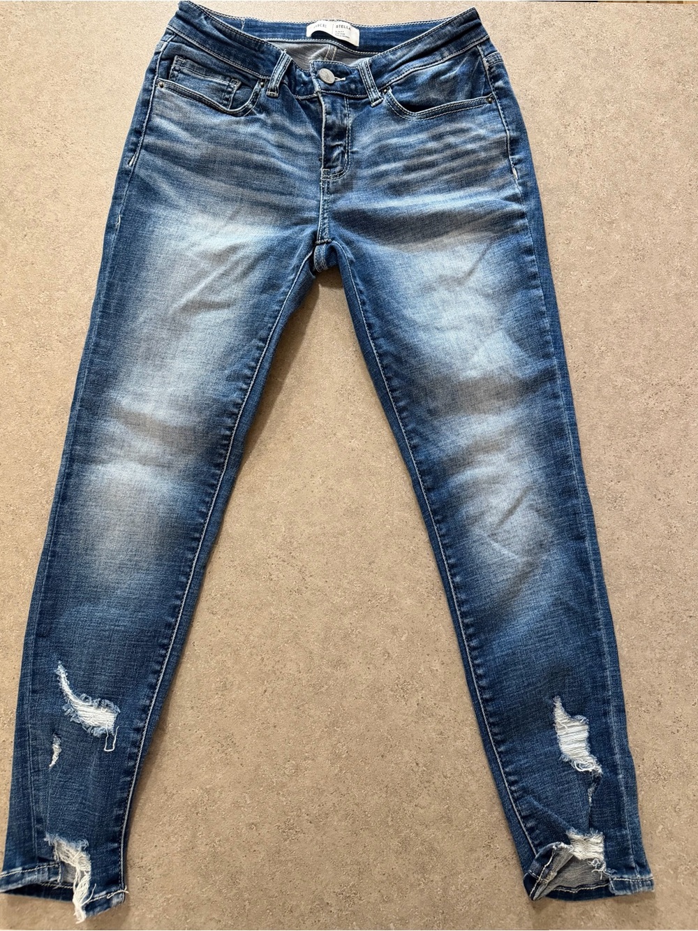 BKE Stella size 27. slim fit, low rise, skinny, ankle - like new